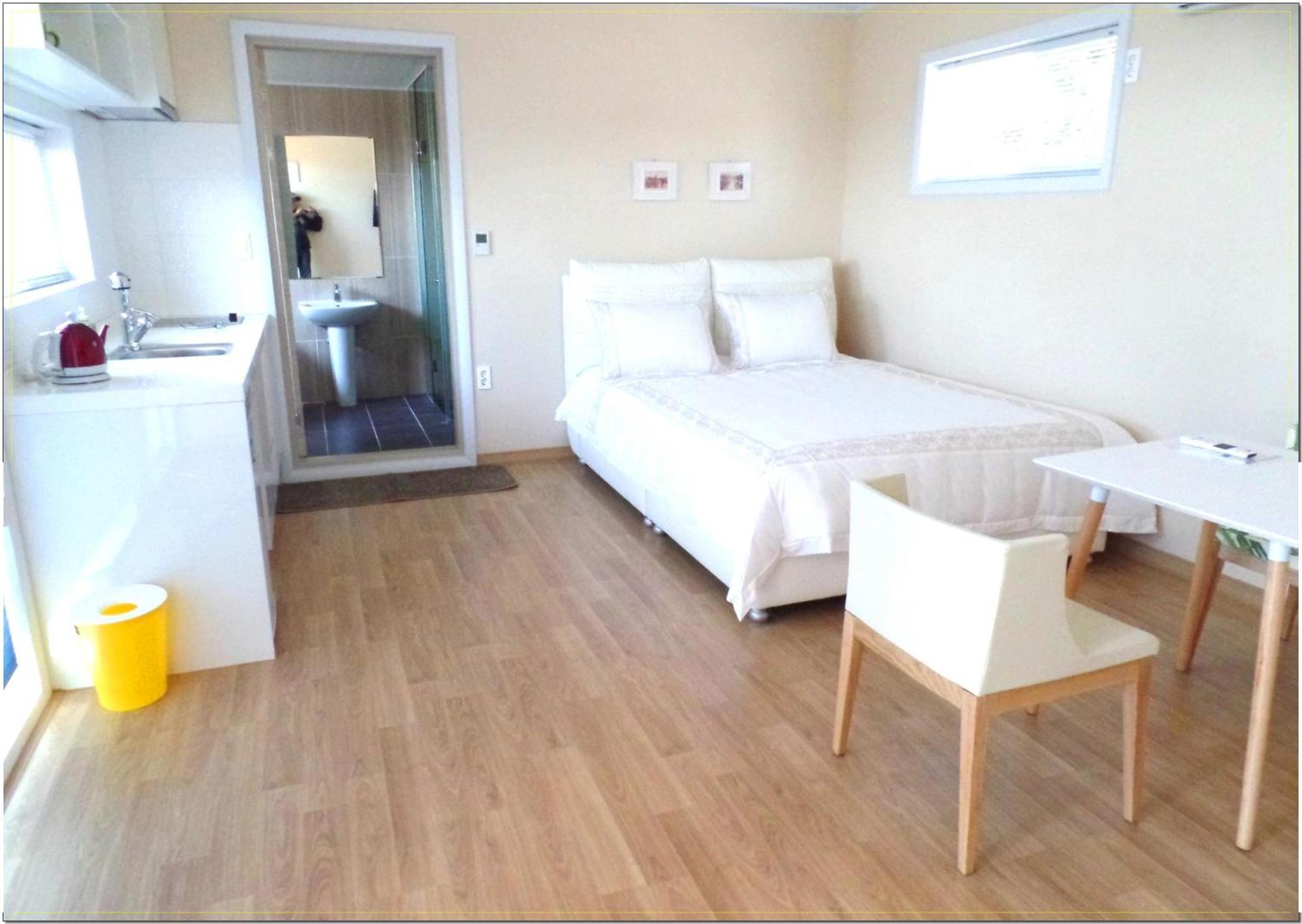 Jubilee Chalet Seogwipo Quarto foto